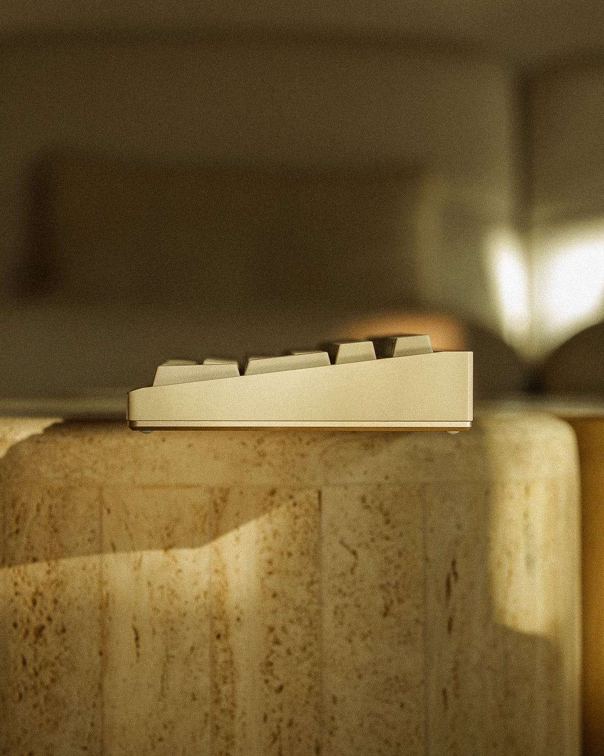 Mode Prologue side profile and typing angle
